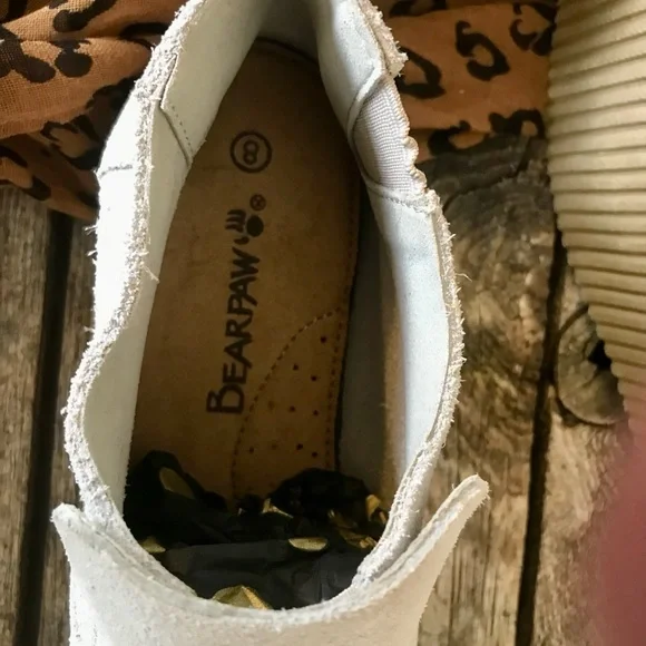 Suede BearPaws Almost a Chelsea Boot in Mushroom Brand New condition size 8 - Picture 4 of 8
